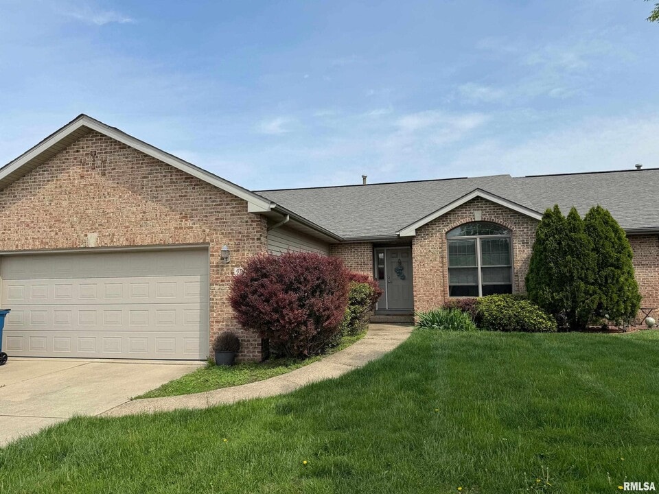 4019 Marryat Dr in Springfield, IL - Building Photo
