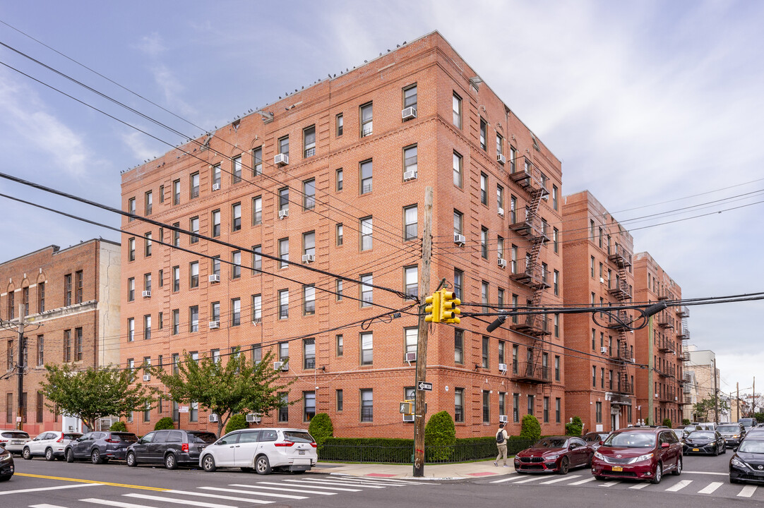 1800 E 12th St in Brooklyn, NY - Building Photo