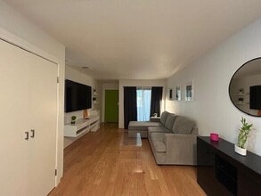 685 N Ashurst Ct in Palm Springs, CA - Building Photo - Building Photo