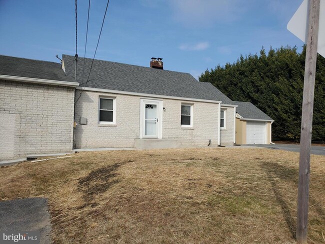 8 Virginia Ave in Reisterstown, MD - Building Photo - Building Photo