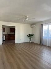 517 N Holmes Ave in Ontario, CA - Foto de edificio - Building Photo