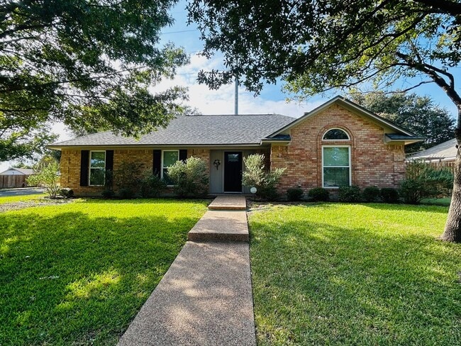 100 Cross Country Dr