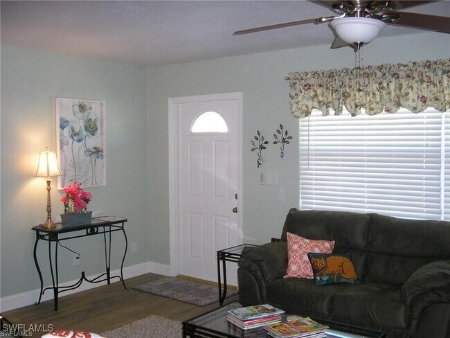 3430 Sacramento Way in Naples, FL - Building Photo - Building Photo