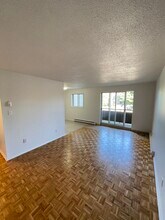 73 Conroy Cres in Guelph, ON - Building Photo - Building Photo