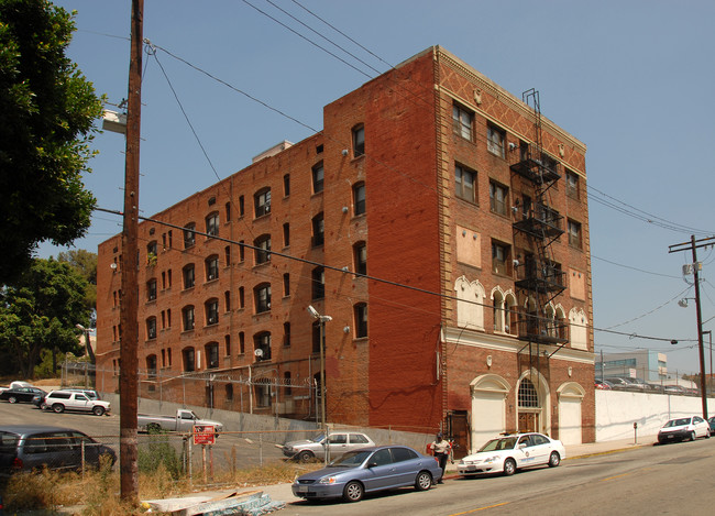 Bixel House in Los Angeles, CA - Foto de edificio - Building Photo