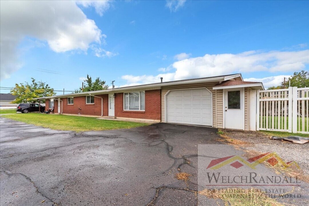 868 W 4400 S in Riverdale, UT - Building Photo
