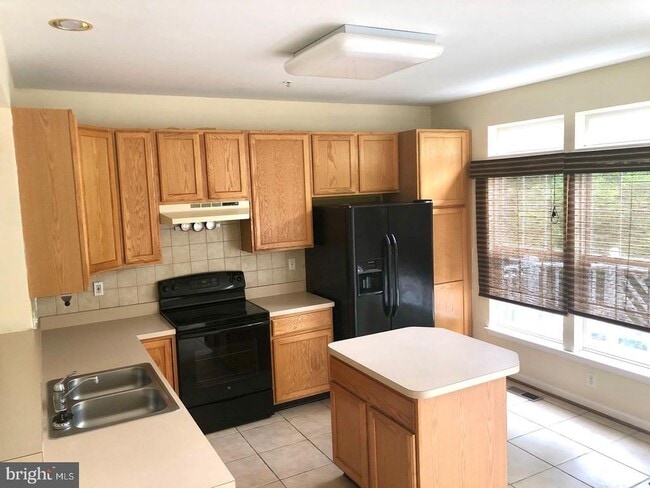 614 Eisenhower Dr in Frederick, MD - Building Photo - Building Photo