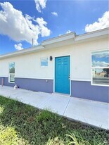 13 N 21st St in McAllen, TX - Building Photo