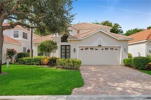 8864 Ventura Way in Naples, FL - Building Photo