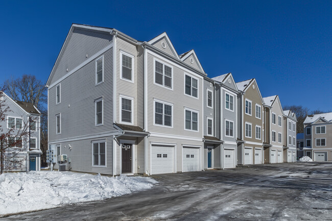 Mayfair Square in Danbury, CT - Building Photo - Building Photo