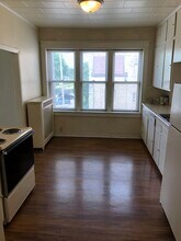 958 W 6th Ave, Unit A in Oshkosh, WI - Foto de edificio - Building Photo