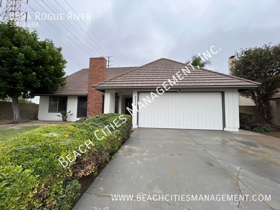 8594 Rogue River Ave in Fountain Valley, CA - Building Photo