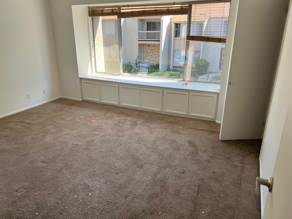 1245 Prairie Dog Cir in Ventura, CA - Building Photo