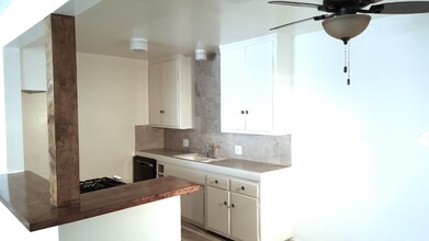 1150 Manhattan Beach Blvd in Manhattan Beach, CA - Building Photo - Building Photo