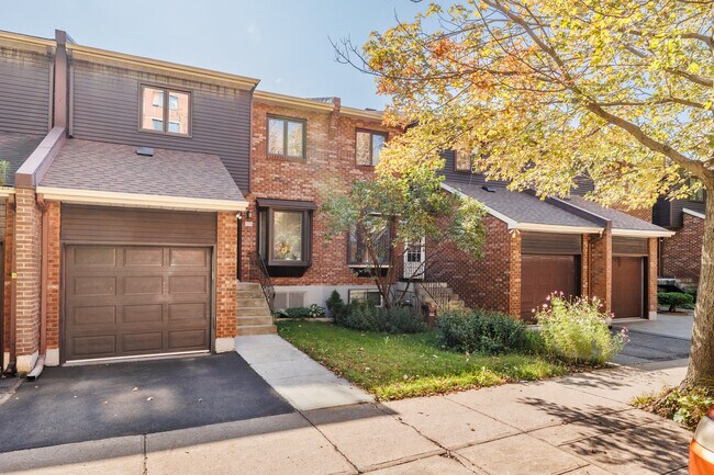 2380 Delisle Rue