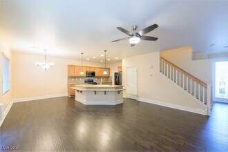 157 Short Ruff Way in Las Vegas, NV - Building Photo - Building Photo