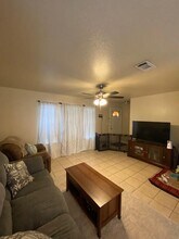 148 Sendero Dr in Huntsville, TX - Foto de edificio - Building Photo