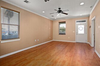 1413 Kirwin St in Galveston, TX - Building Photo - Building Photo