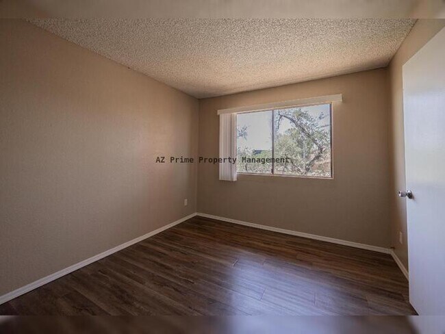 3810 N Maryvale Pkwy in Phoenix, AZ - Building Photo - Building Photo