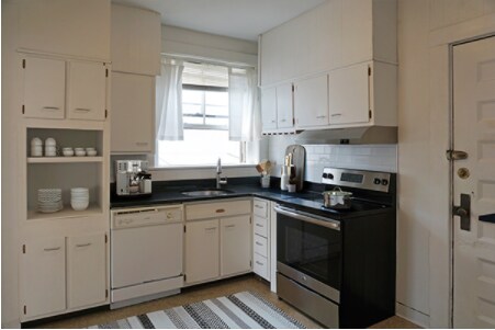 1802 Massachusetts Ave, Unit 2 in Cambridge, MA - Foto de edificio