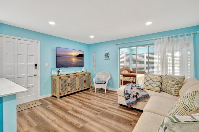 11000 S Ocean Dr, Unit 1-D in Jensen Beach, FL - Building Photo - Building Photo