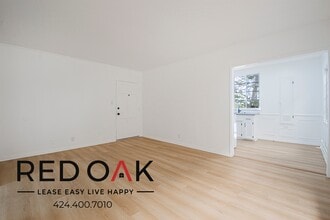 1030 Menlo Ave in Los Angeles, CA - Building Photo - Building Photo