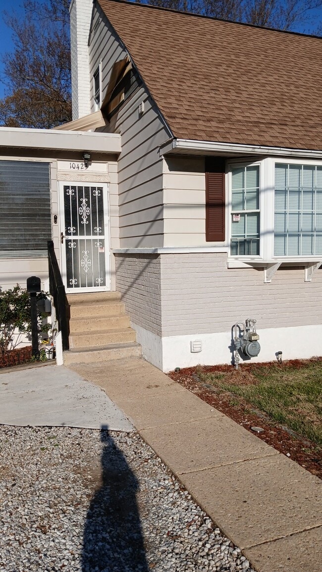 property at 10423 Knollwood Dr