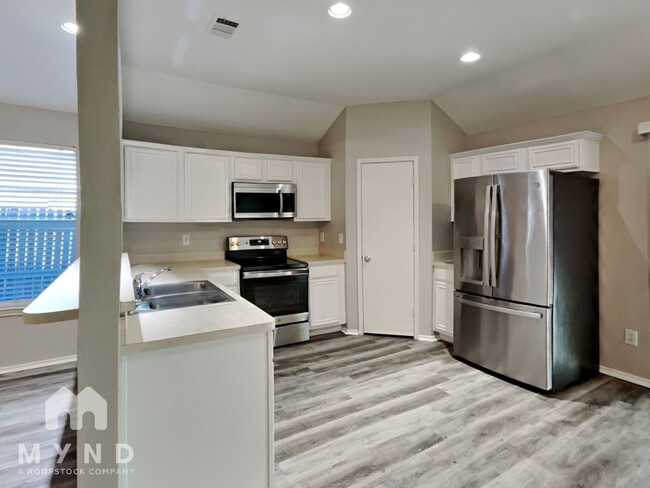 2013 Deniro Dr in Fort Worth, TX - Building Photo - Building Photo