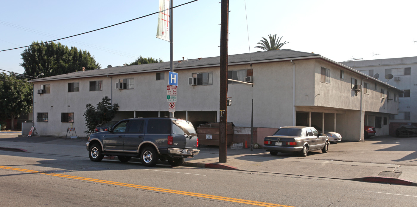 857 Yale St in Los Angeles, CA - Foto de edificio