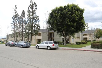 River Ridge Apartments in Fillmore, CA - Foto de edificio - Building Photo