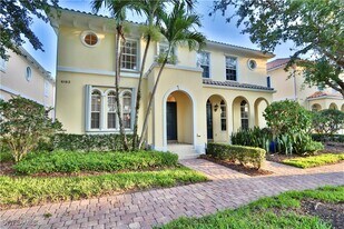 6182 Towncenter Cir in Naples, FL - Building Photo
