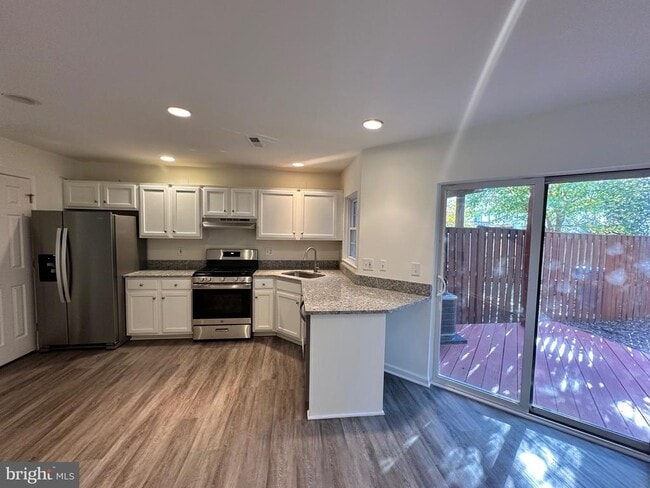 43539 Kiplington Square in Chantilly, VA - Foto de edificio - Building Photo