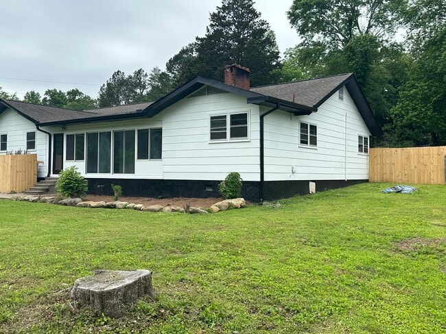 7201 Moses Rd in Hixson, TN - Foto de edificio - Building Photo