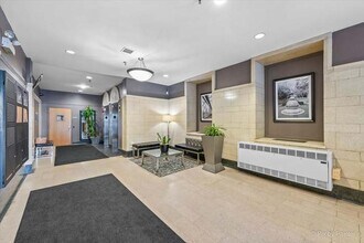 221 E Cullerton St, Unit 301 in Chicago, IL - Building Photo - Building Photo