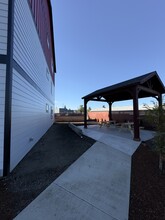 Hardcastle Apartments in Woodburn, OR - Foto de edificio - Building Photo