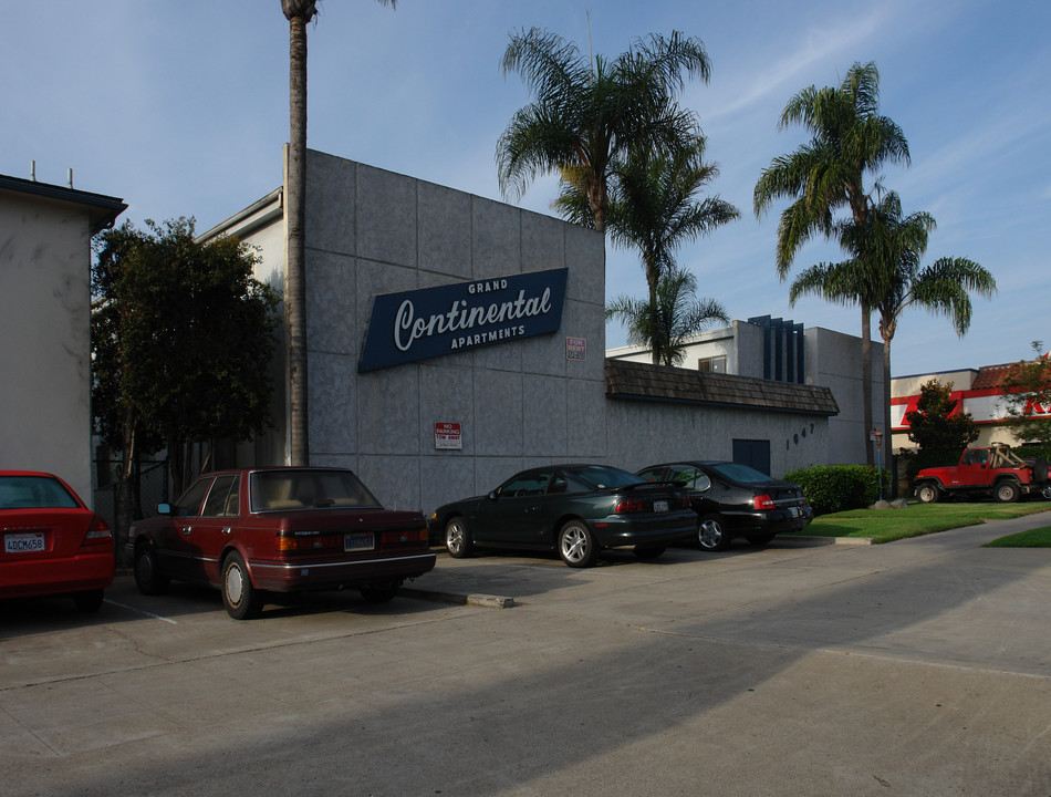 Grand Continental Apartments in San Diego, CA - Building Photo