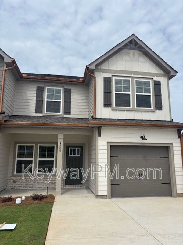 property at 3205 Venetian Dr