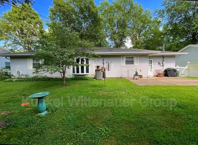 24 Coachlight Dr in Mascoutah, IL - Building Photo - Building Photo