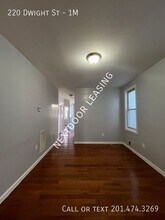 220 Dwight St in Jersey City, NJ - Building Photo - Building Photo