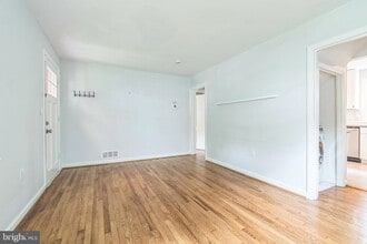 10904 Devin Pl in Kensington, MD - Foto de edificio - Building Photo