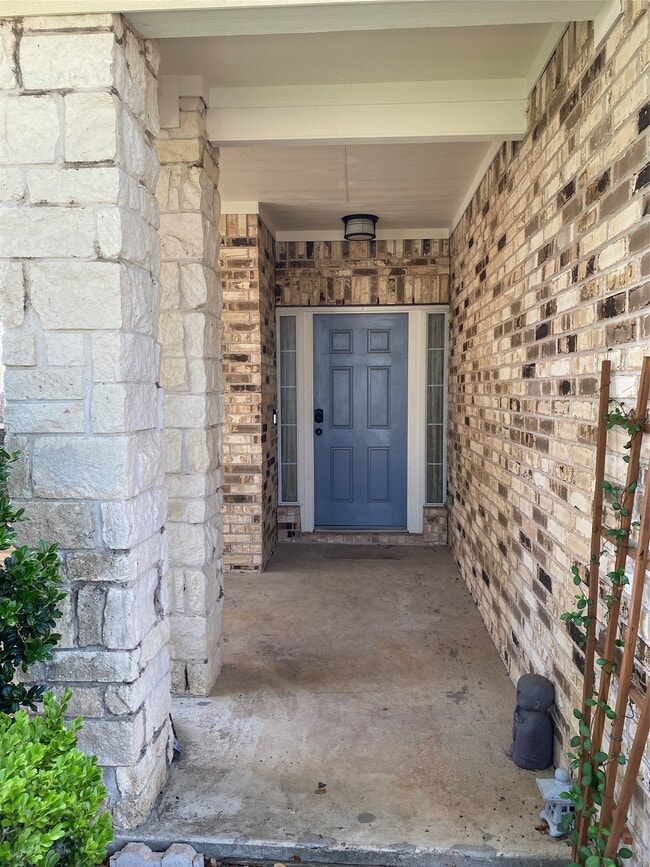 2714 Orchard Creek Ln