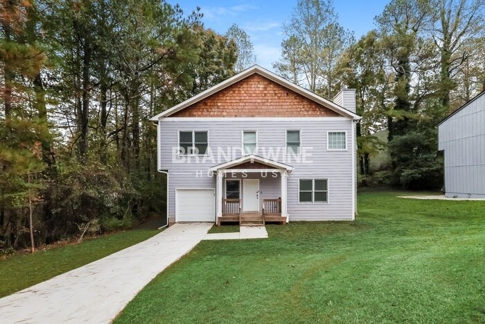 6945 Merrywood Dr in Fairburn, GA - Building Photo