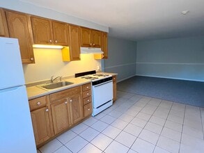 180 Tyngsboro Rd, Unit C-1 in North Chelmsford, MA - Building Photo - Building Photo