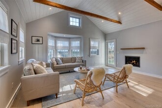 130 Village Ln in Orient, NY - Building Photo - Building Photo