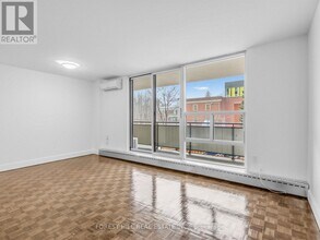 35 Walmer Rd in Toronto, ON - Building Photo - Building Photo