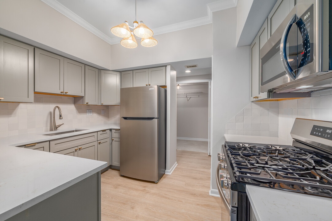 Atrium in The Village in Beachwood, OH - Building Photo