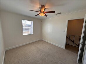 3008 5th St, Unit 15 in Metairie, LA - Foto de edificio - Building Photo