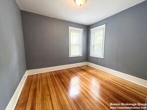 20 Dawes St in Boston, MA - Foto de edificio - Building Photo