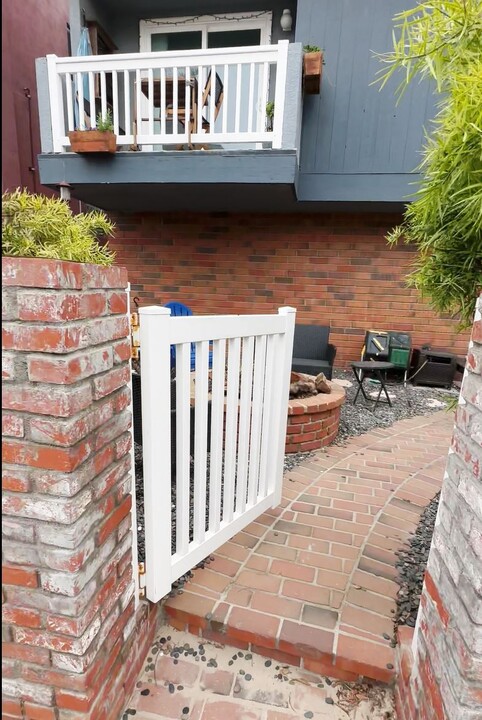 24 Lighthouse St, Unit C in Marina Del Rey, CA - Foto de edificio