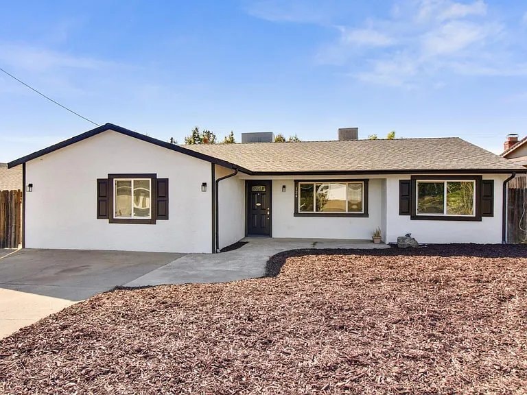 124 Fargo Way in Folsom, CA - Building Photo